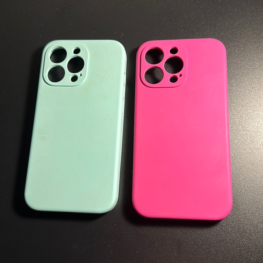 Set of two iPhone, 13 pro silicone cases – pink and teal